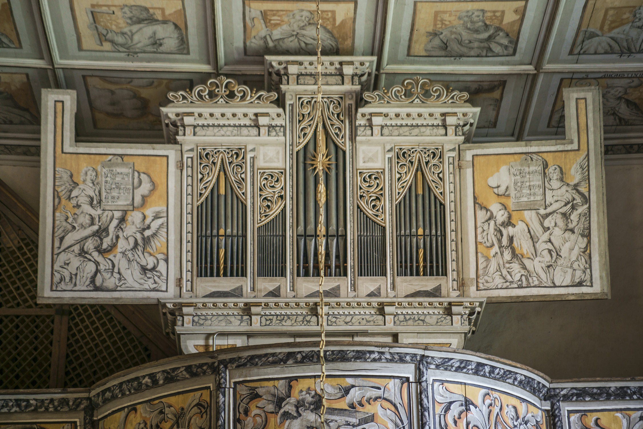 Klanglich und optisch eine Pracht: Die Richter-Orgel aus dem Jahr 1671. Foto: Dieter Wadewitz, CC BY-SA 3.0, https://commons.wikimedia.org/w/index.php?curid=37672030