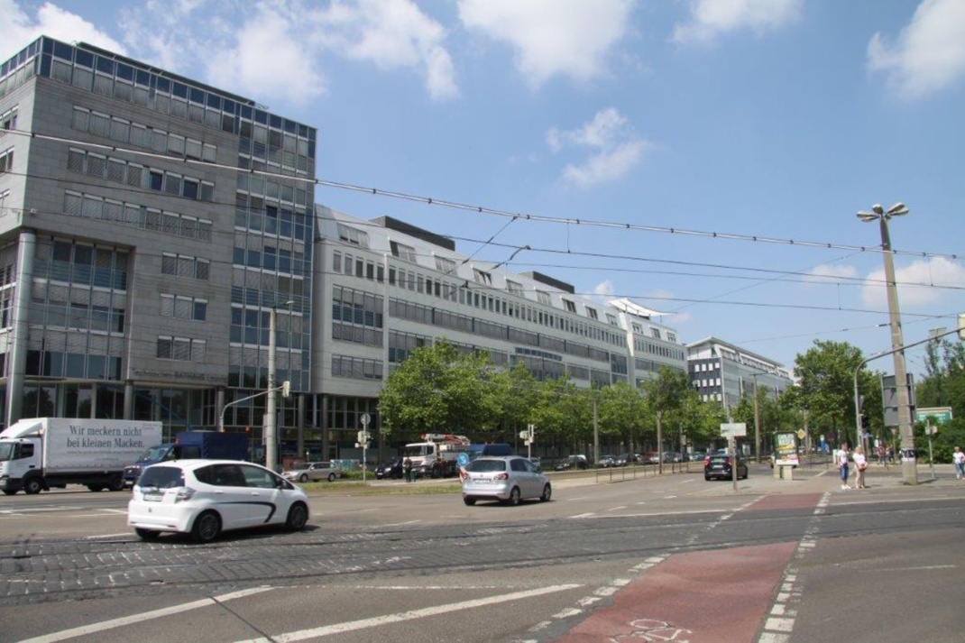 Prager Straße, Technisches Rathaus.