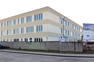 Blick auf eines der Gebäude des neuen Förderschulcampus in Delitzsch. Foto: LRA/Bley