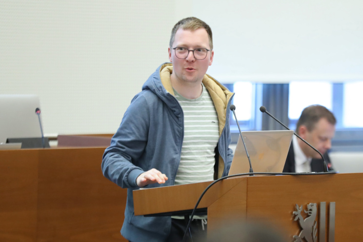 Oliver Gebhardt am Rednerpult.