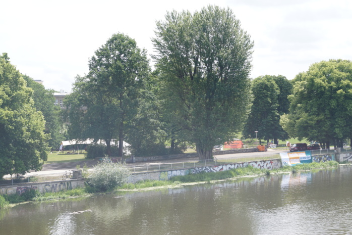 Camp im Richard-Wagner-Hain gegen den Ausbau des Frachtlughafens Leipzig/Halle am 25./26. Mai 2024. Foto: Yaro Allisat
