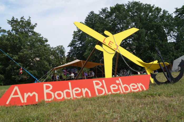 Camp im Richard-Wagner-Hain gegen den Ausbau des Frachtlughafens Leipzig/Halle am 25./26. Mai 2024. Foto: Yaro Allisat