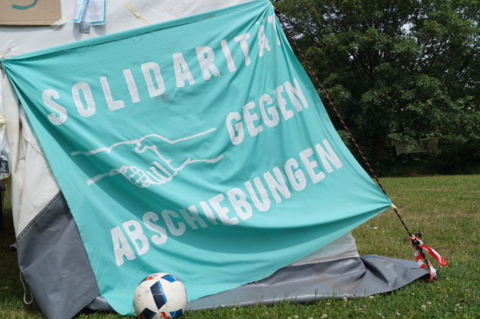 Camp im Richard-Wagner-Hain gegen den Ausbau des Frachtlughafens Leipzig/Halle am 25./26. Mai 2024. Foto: Yaro Allisat