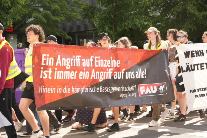 An der FAU-Demonstration zum 1. Mai beteiligten sich rund 400 Personen. Foto: Ferdinand Uhl