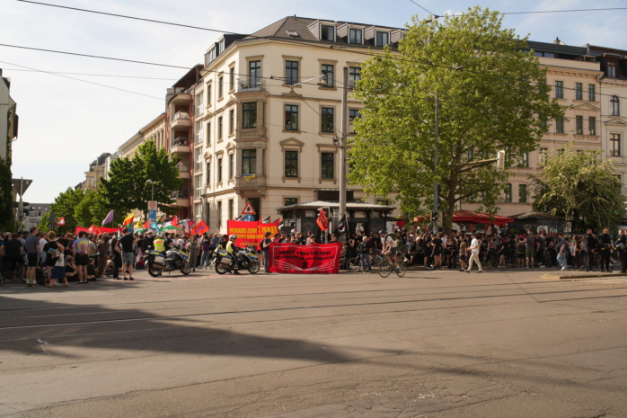 Bei der "Revolutionären 1. Mai-Demo" beteiligten sich rund 2 500 Menschen. Foto: Leon Eisfelder