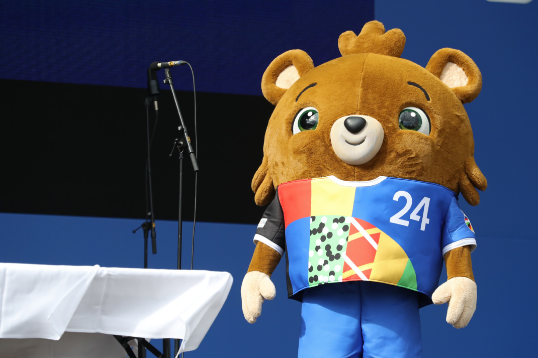 EM-Maskottchen Albärt