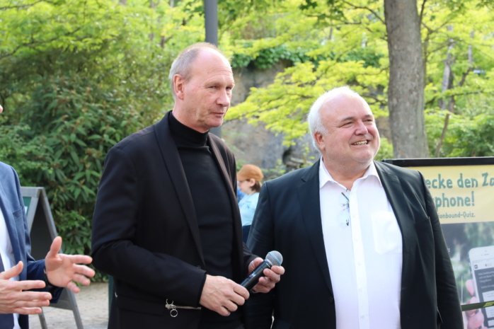 Perry Bräutigam (Botschafter RB Leipzig) und Zoodirektor Prof. Jörg Junhold. Foto: Sabine Eicker