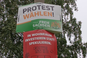 "Protest"-.Plakat von Freie Sachsen. Foto:; Thomas Köhler