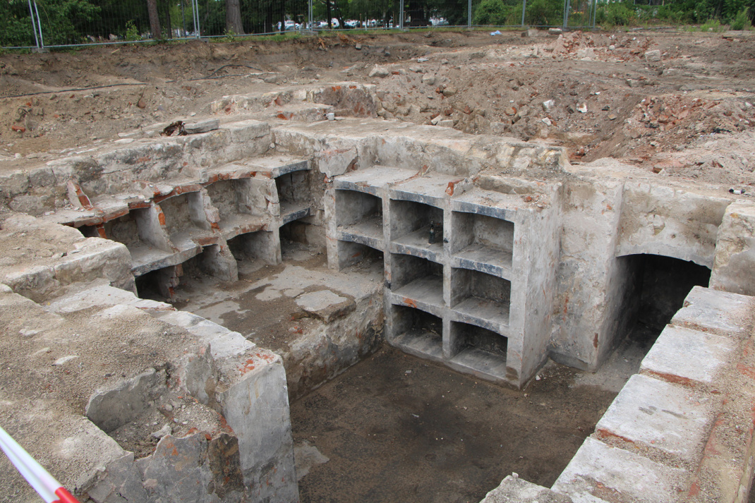 Freigelegter Keller mit Wandnischen © Landesamt für Archäologie Sachsen, Cornelia Rupp