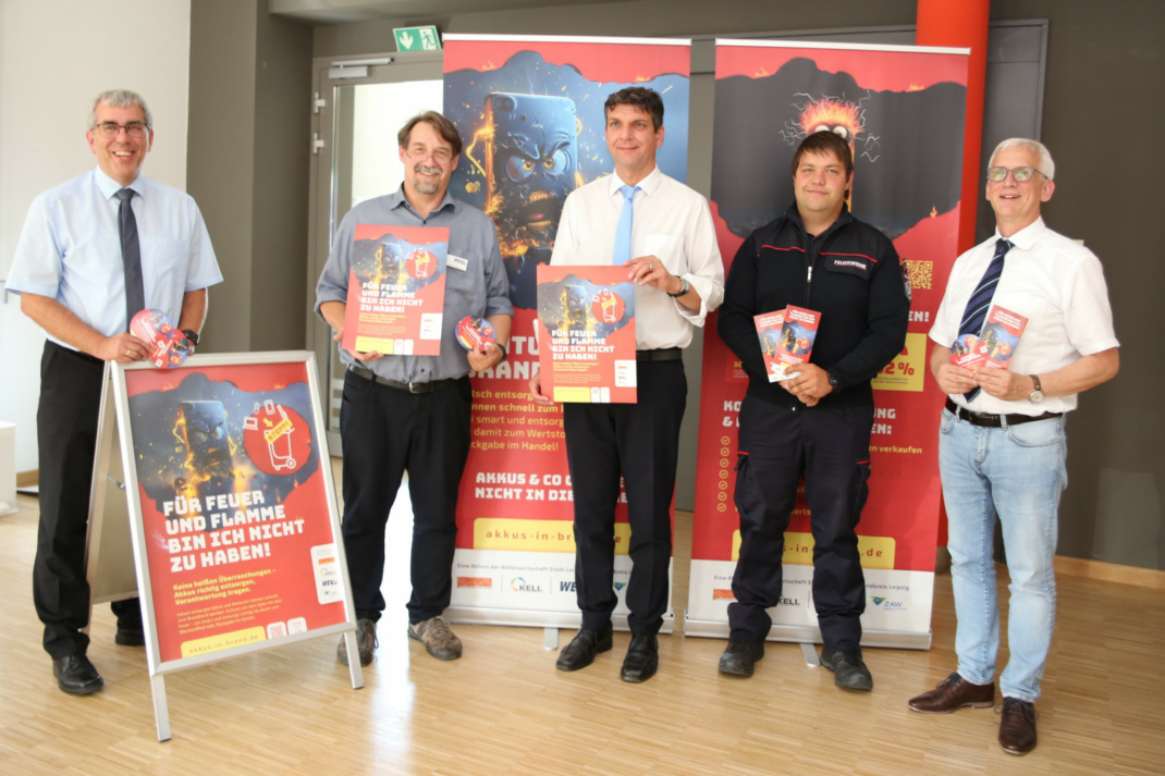 Jens Adam, KELL GmbH; Bernd Beyer, WEV; Landrat H. Graichen; Philip Wollmerstedt, Feuerwehr Störmthal-Güldengossa und André Albrecht, ZAW