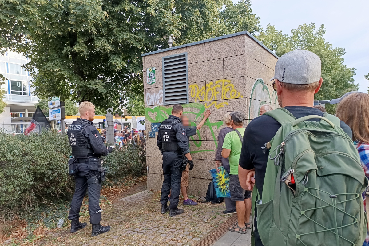 Polizeimaßnahme bei Demo. Foto: LZ