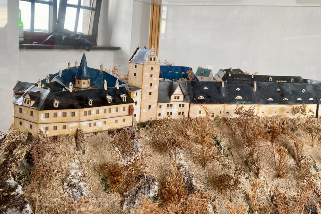 Modell Schloss Döben im Tee-Pavillon