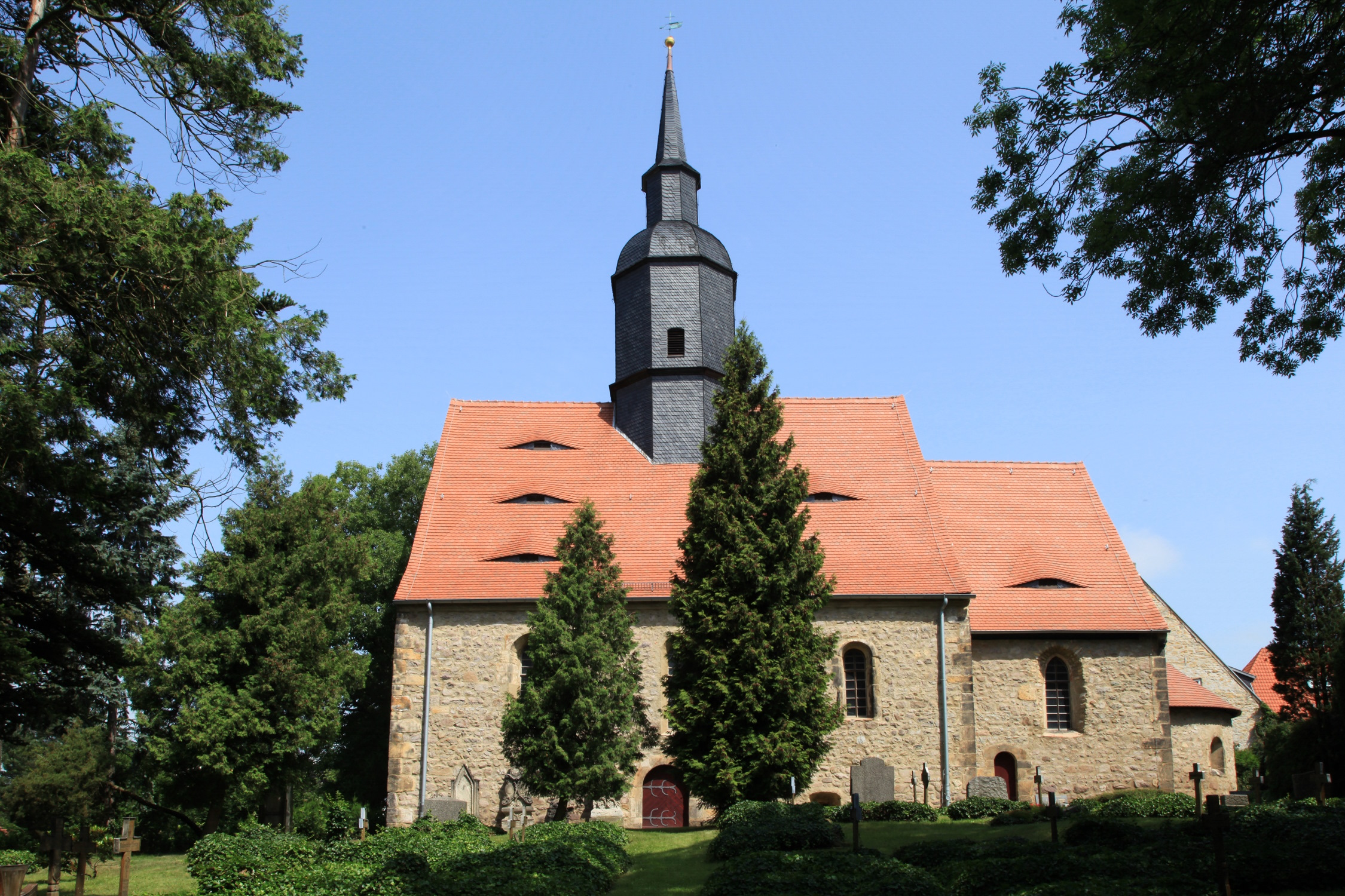 Jakobikirche Wilsdruff (Frank Vincentz, CC BY-SA 3.0, https://commons.wikimedia.org/w/index.php?curid=25791294)
