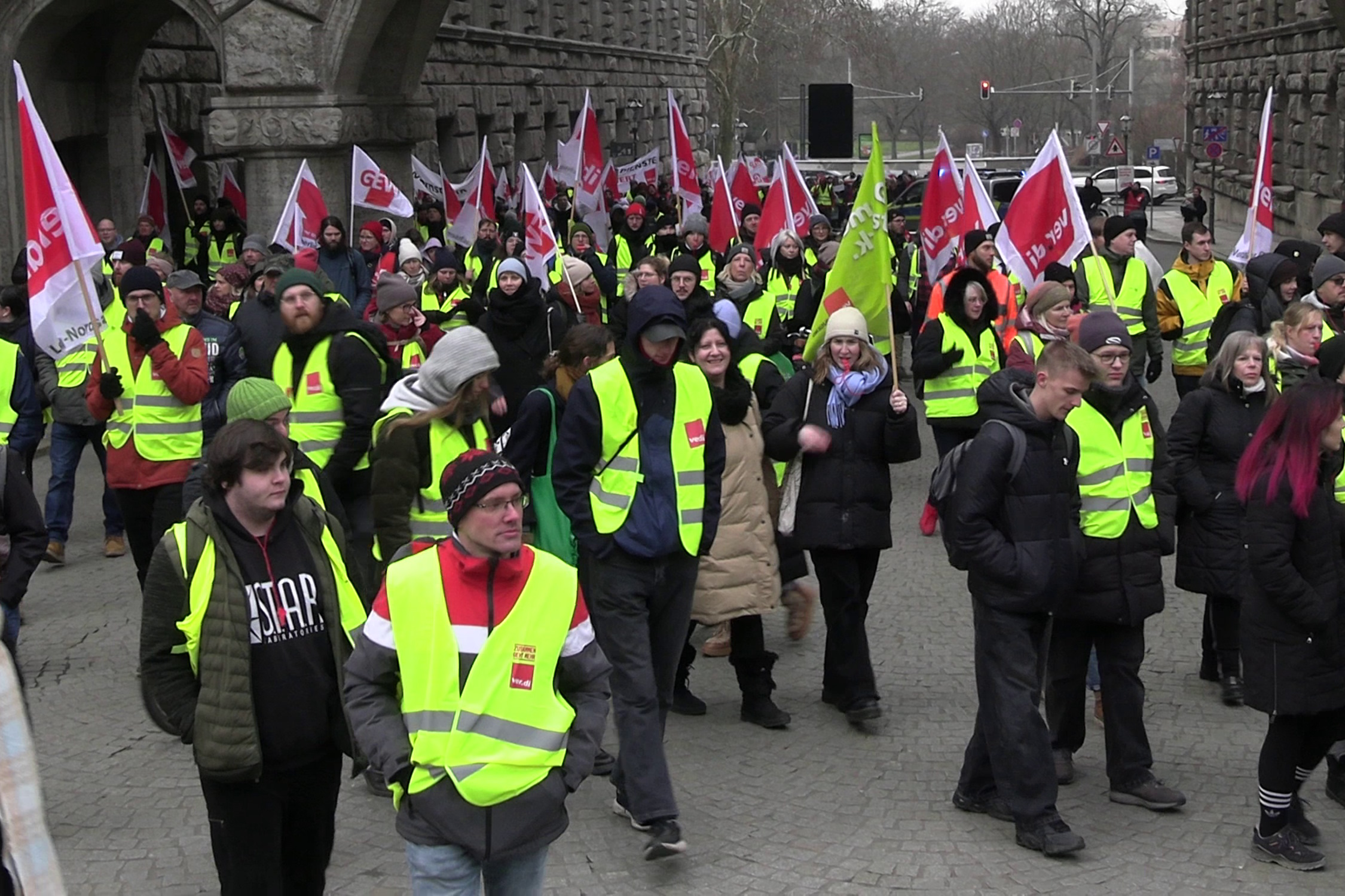 Demonstration der städtischen Angestellten auf dem Burgplatz. Foto: Thomas Köhler