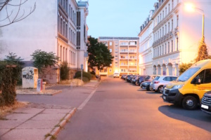 Die Husemannstraße vor der August-Bebel-Schule.
