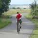 Radfahrer am Cospudener See. Foto: Ralf Julke