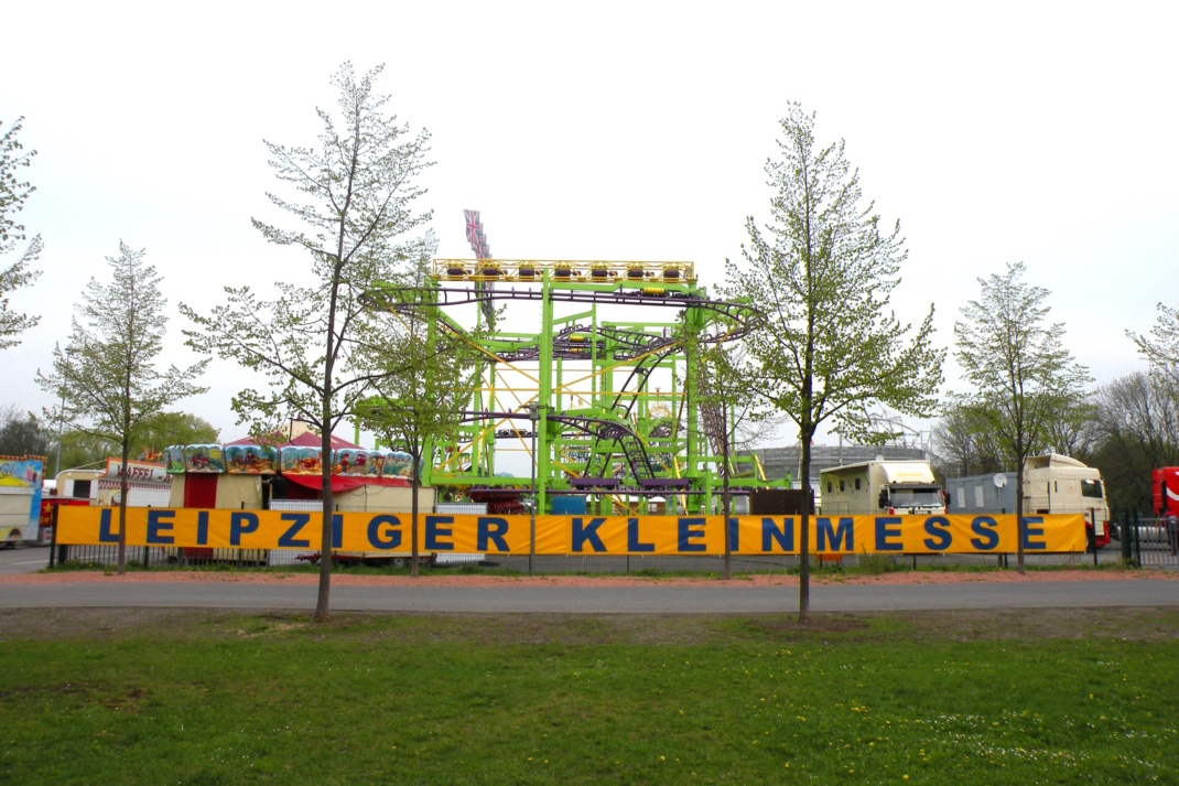 Blick auf das Festgelände mit Kleinmesse.