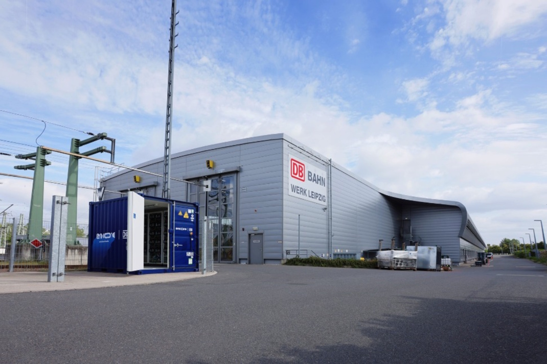 Das ICE-Werk Leipzig mit dem Batterie-Speicher. Foto: DB AG / Robert Zimmermann