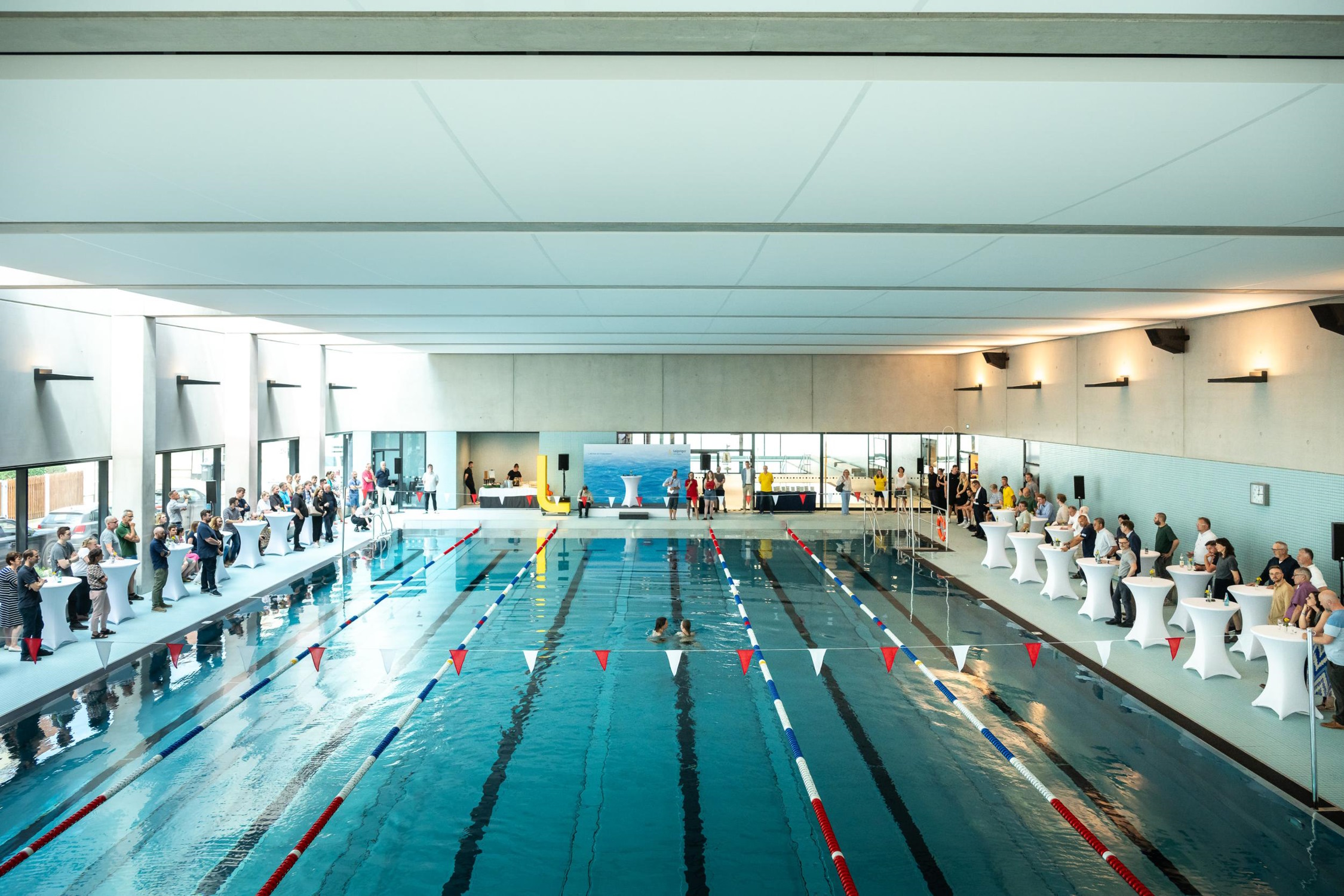 Das neue Sportbad am Rabet öffnet am 11. August. Bis dahin setzen die Leipziger Sportbäder als Betreiber Restarbeiten und behördliche Abnahmen um. Foto: Leipziger Gruppe