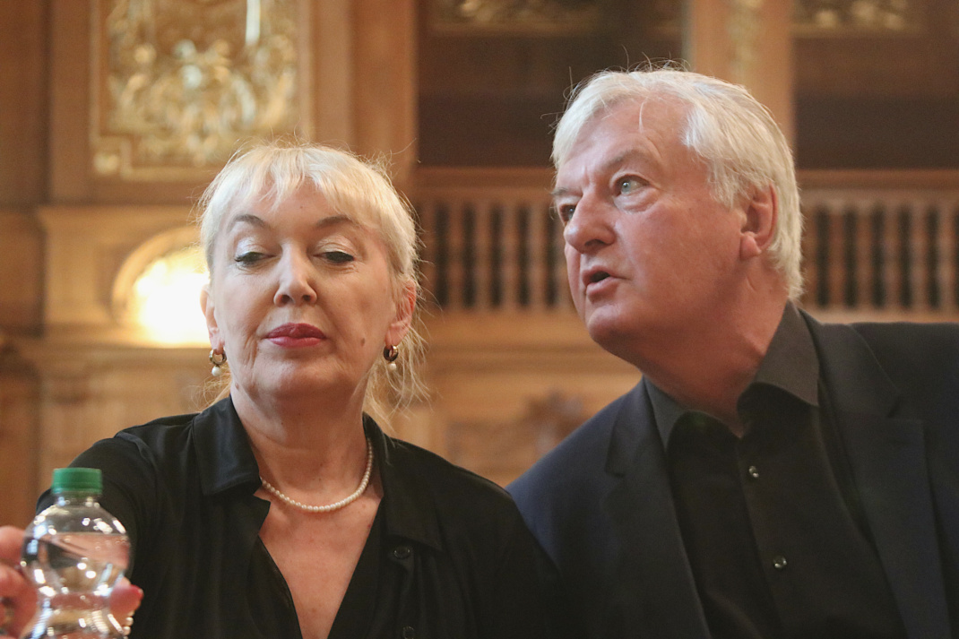 Jürgen und Stephanie Elsässer im Gerichtssaal.