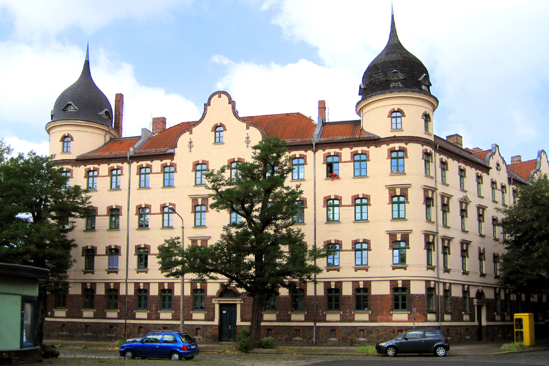 Meyer-Siedlung Leipzig-Eutritzsch (Gancho, CC BY-SA 3.0, https://commons.wikimedia.org/w/index.php?curid=8339661)