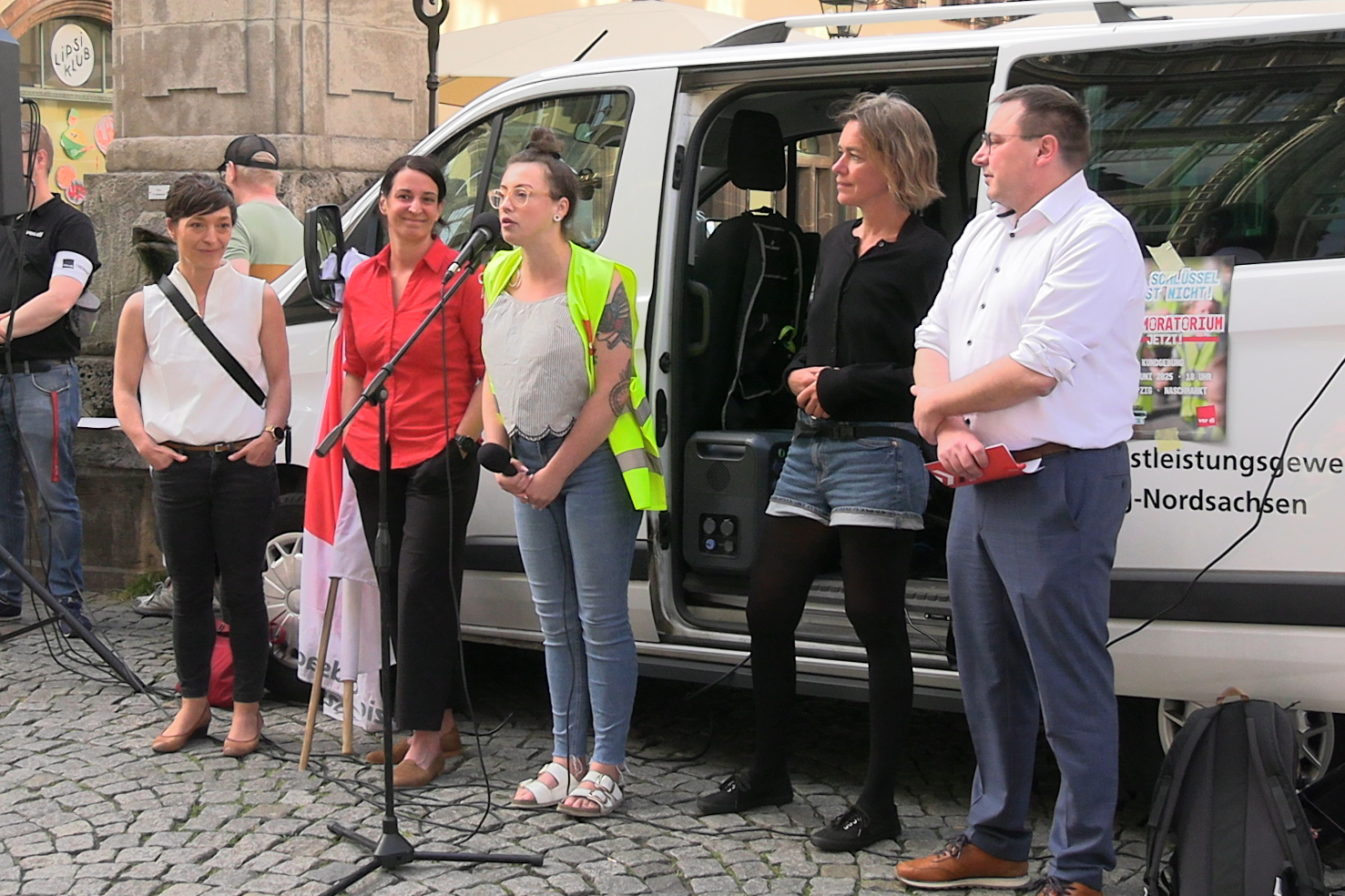 Doreen Voigt (BSW), Christin Melcher (Bündnis 90/Die Grünen), Laura (ver.di), Juliane Nagel (Linke), Gerald Eisenblätter (SPD) v.l.n.r