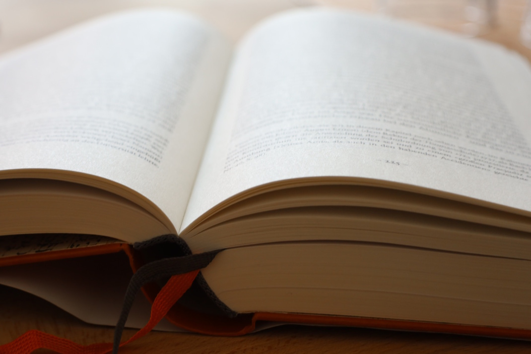 Buchseiten, Nahaufnahme.