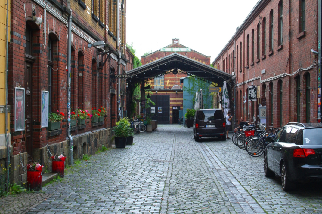 Die Kulturfabrik Werk 2 am Connewitzer Kreuz, Aufnahme im Innenhof.