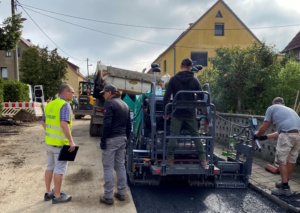Bauarbeiten an der Ortsdurchfahrt in Schmorditz.