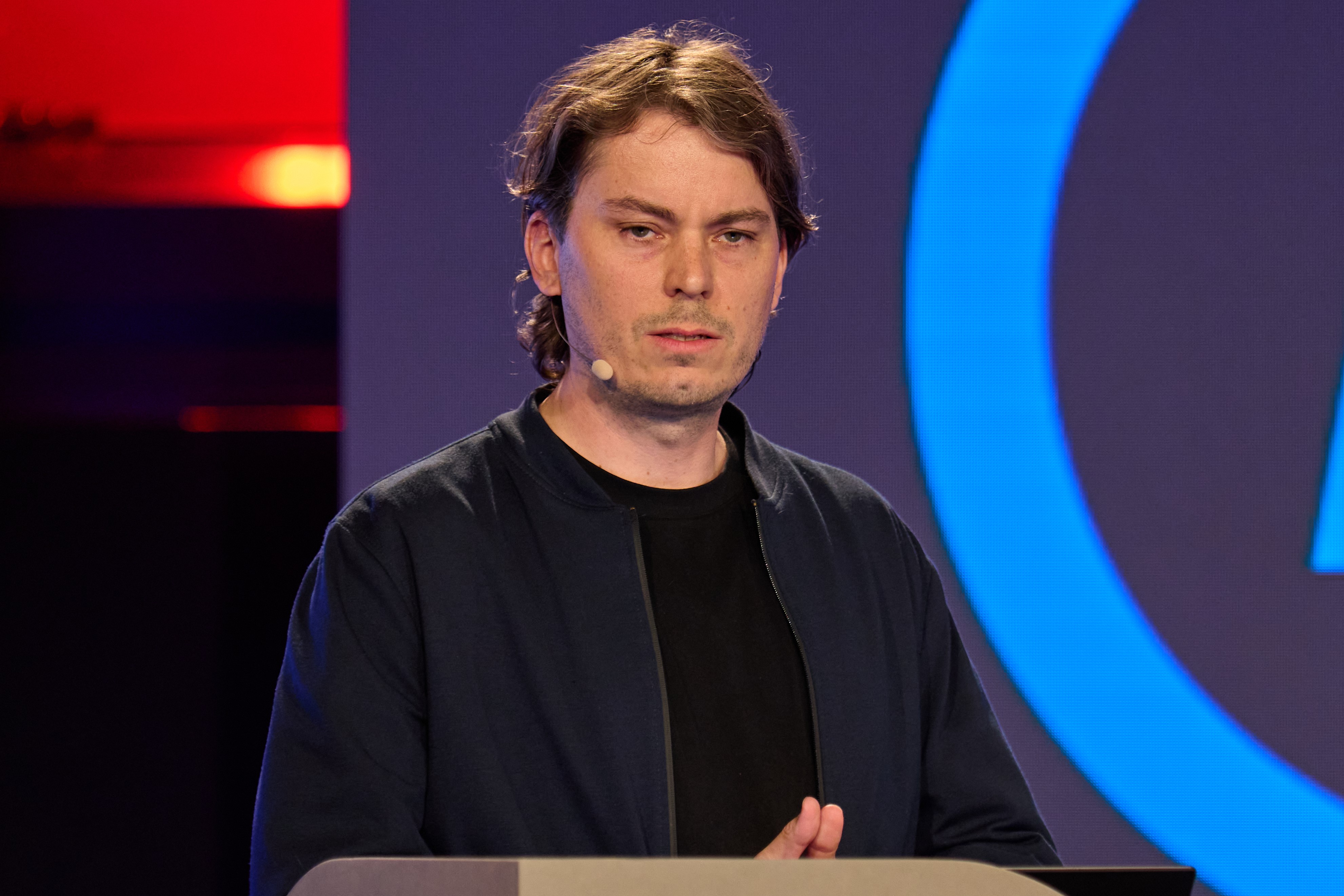 Scroll Rainer KI, AGI: Nur ein Hype und welche Ideologie steckt dahinter? Gespräch ...