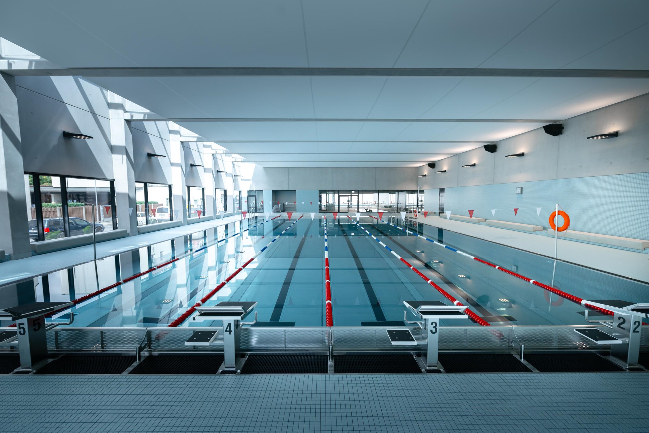 Sportbad am Rabet: 25-m-Becken mit 6 Schwimmbahnen. Foto: Leipziger Gruppe