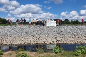 Protestaktion zur Rückstufung der Elbe als Wasserstraße. Foto: Elbe-Saale-Camp