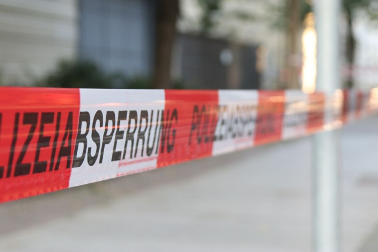 Absperrband der Polizei.