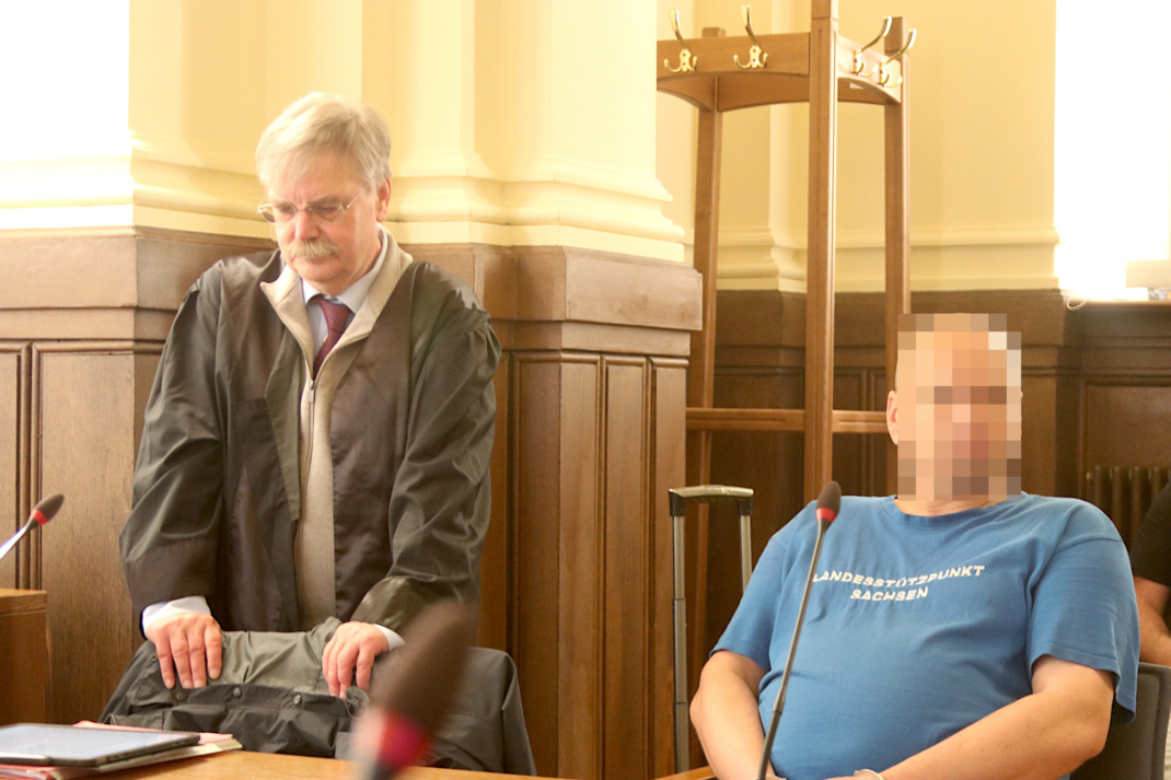 Beschuldigter mit Anwalt.