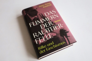 Hans-Peter Kunisch: Das Flimmern der Raubtierfelle. Foto: Ralf Julke