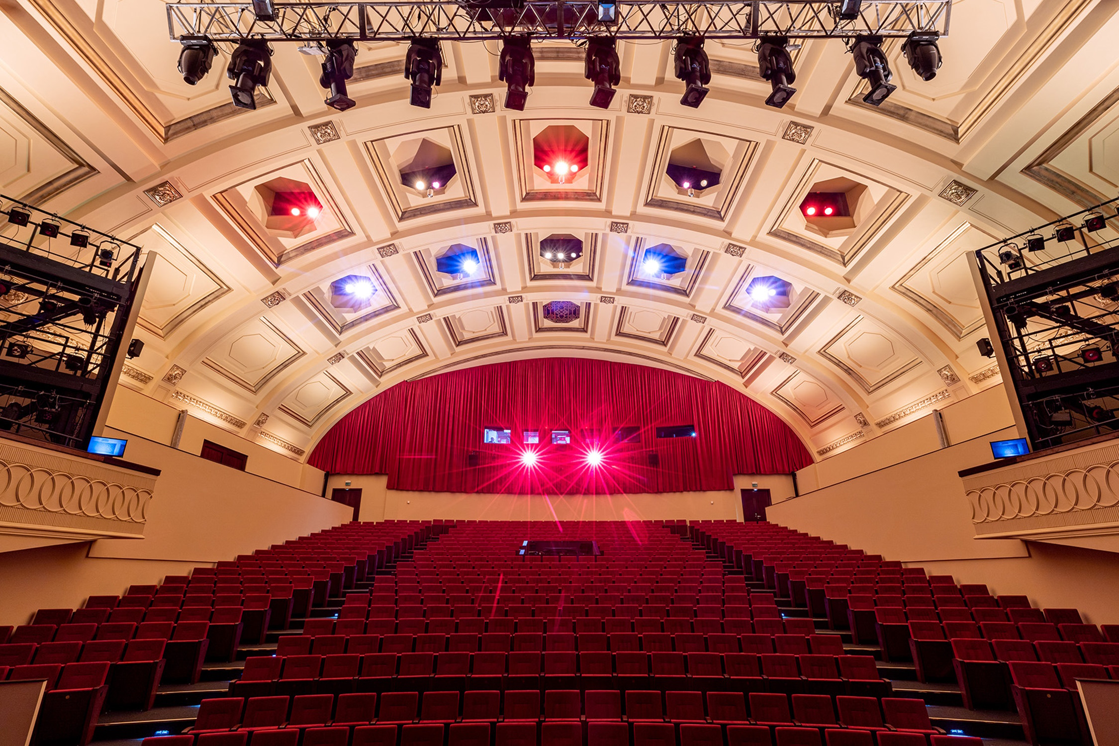 Der Saal der Musikalischen Komödie. Foto: Tom Schulze