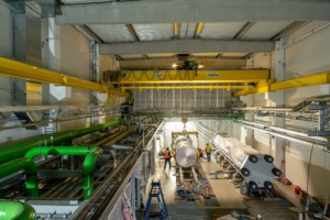 Anlieferung der Elektrolyse-Stacks im Energiepark Bad Lauchstädt. Foto: Tom Schulze