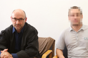 Angeklagter mit Anwalt Stolzenburg.