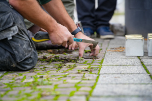 Stolpersteinverlegung in Leipzig (Symbolbild). Foto: Ferdinand Uhl