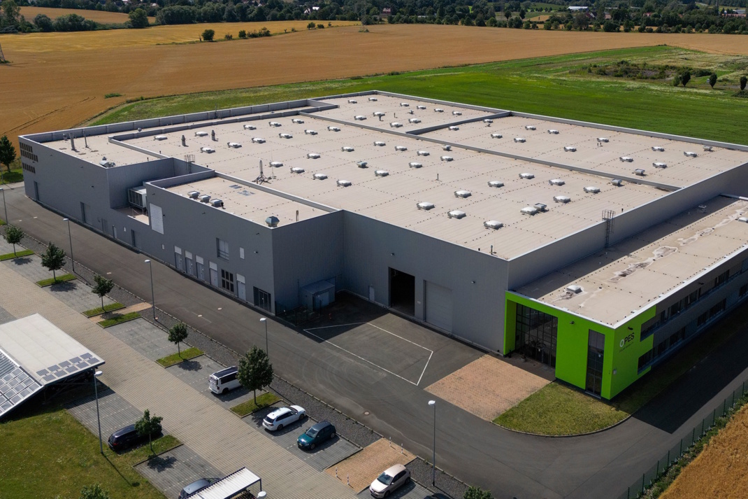 Die neue Fabrik von OPES Solar Mobility in Zwenkau. Foto: OPES