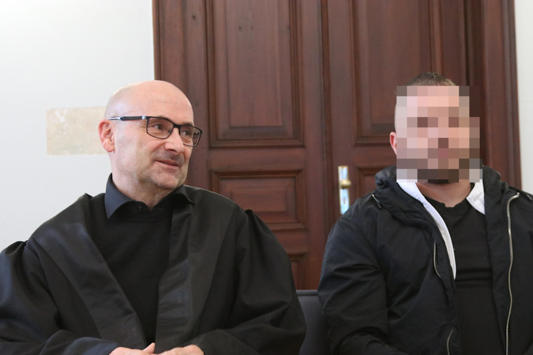 Beschuldigter mit Anwalt.