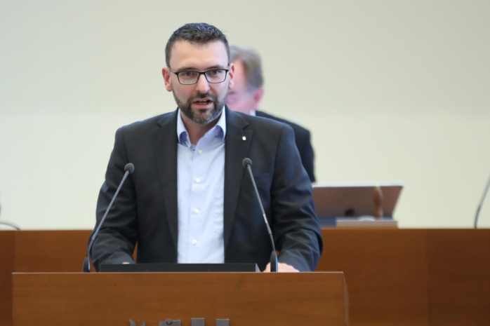 Der-Stadtrat-tagte-Wenn-100-000-Euro-f-r-die-Weidenhofsiedlung-nicht-beschlie-bar-sind