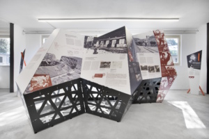 „Karya 1943. Zwangsarbeit und Holocaust“ – Blick in den Ausstellungraum. Foto: DZNSZA / Eric Müller