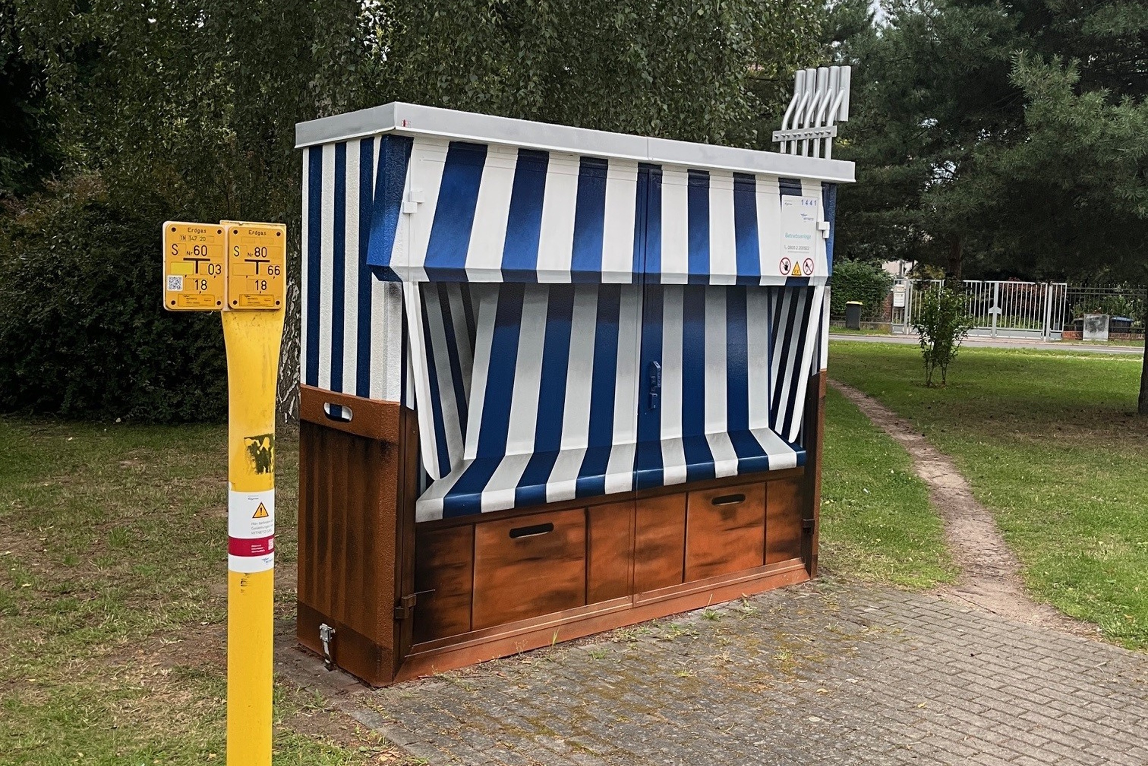 Gestaltete Gasdruckregelanlage in Zwenkau, Bornaer Straße. Foto: Marc Knust