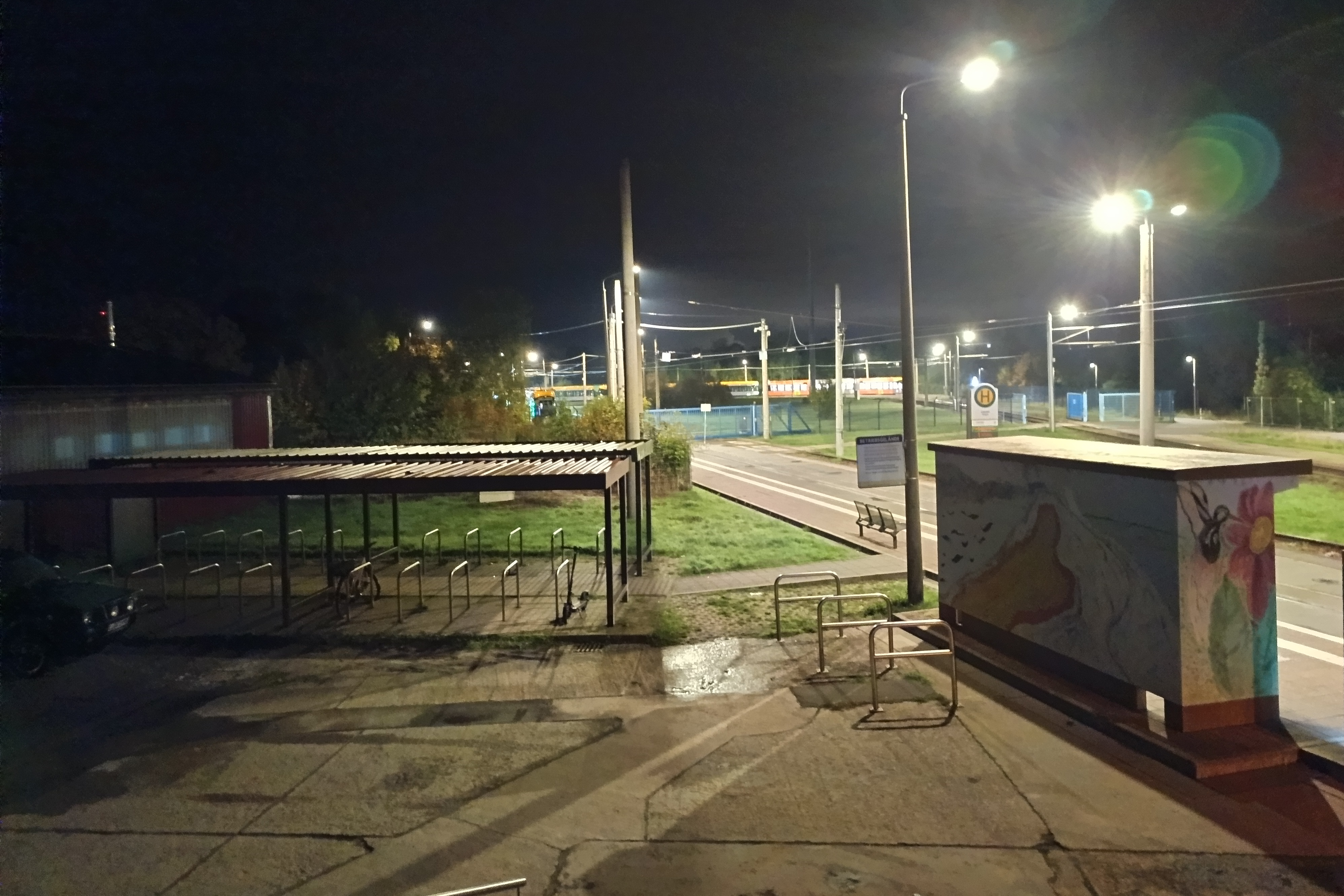 Endstation Leipzig-Lausen bei Nacht. Foto: Lucas Böhme