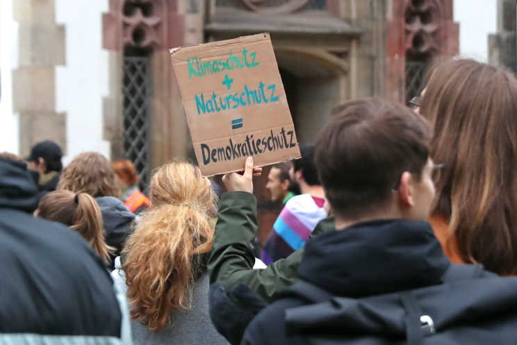 Klimaprotest vor der Thomaskirche Leipzig, 14.11.2025. Foto: Jan Kaefer