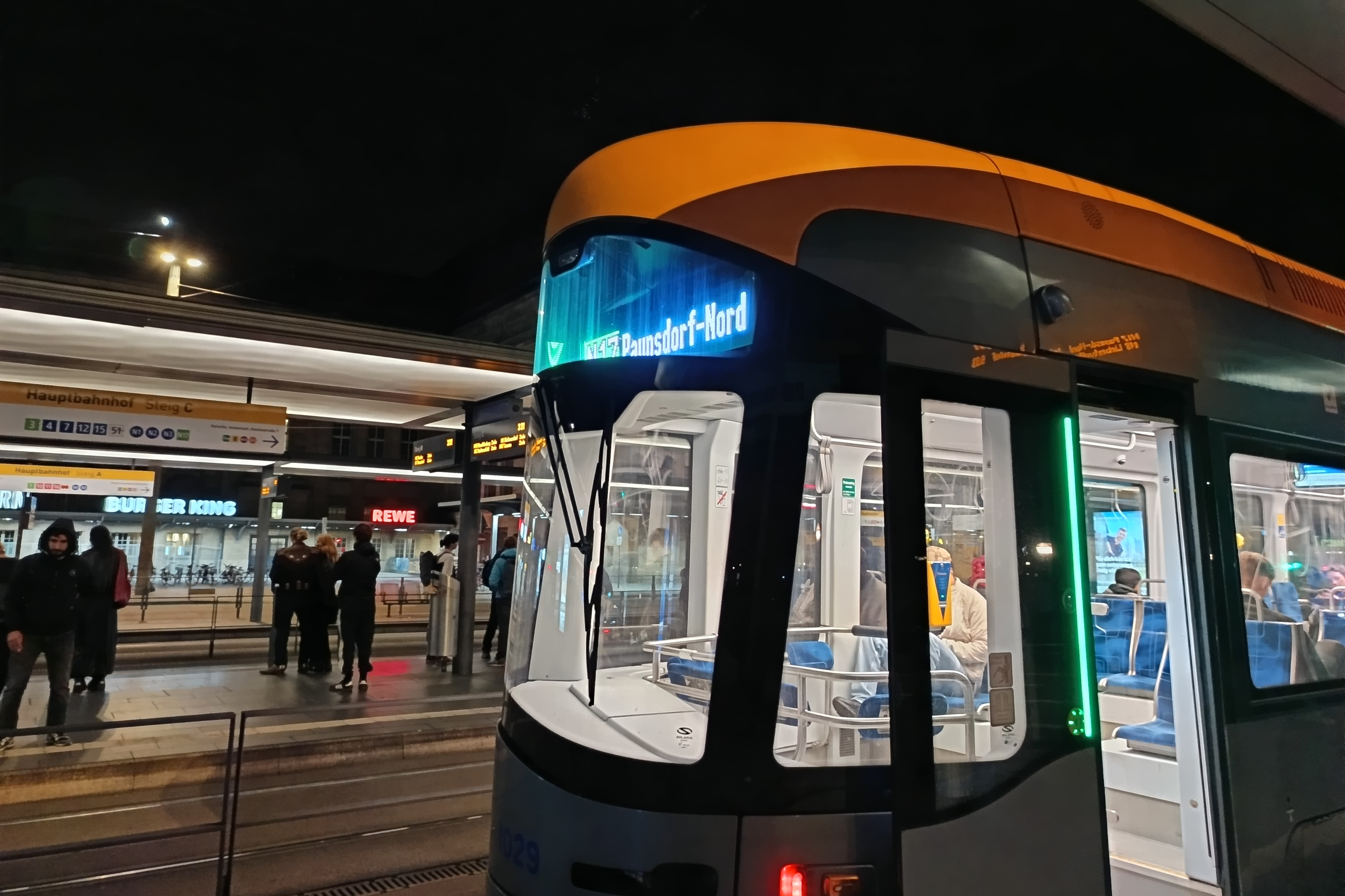 N17 am Hauptbahnhof. Foto: Lucas Böhme