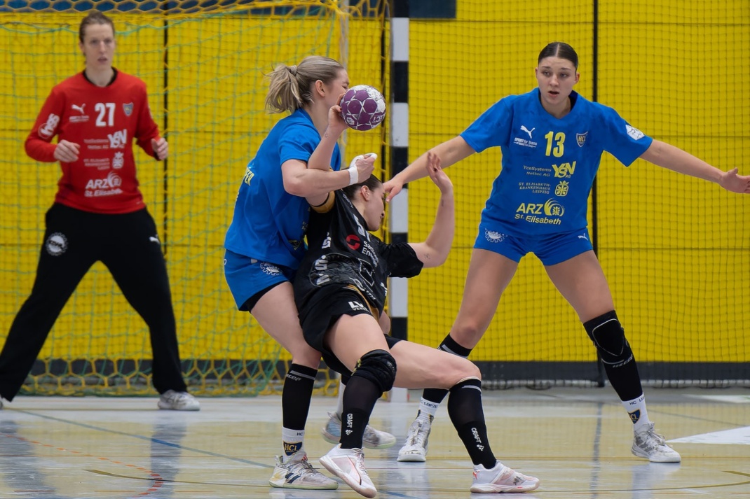 Mit vereinten Kräften wollen Kurzke, Klocke und Co. wie auch schon im Vorjahr die Punkte aus Rödertal entführen. © HCL