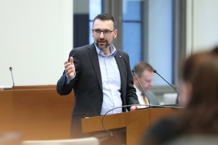 Der-Stadtrat-tagte-Warum-die-Stadt-die-Stra-en-in-der-Weidenhofsiedlung-nicht-vor-2031-sanieren-kann