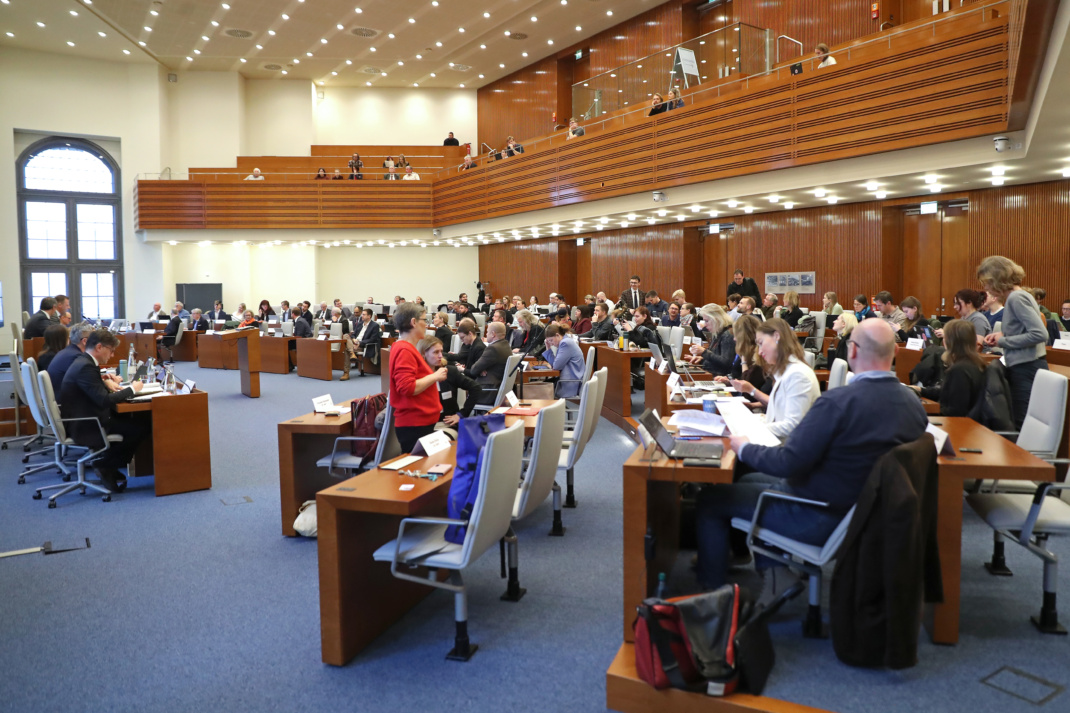 Blick in den Saal im Leipziger Stadtrat am 26.11.25. Foto: Jan Kaefer